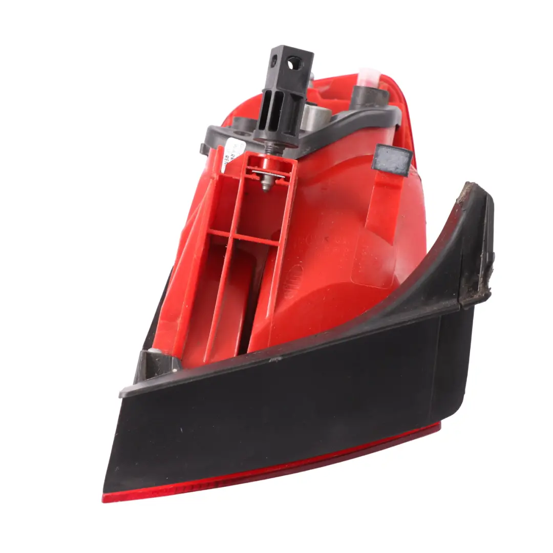 Lampada Fanale Posteriore Laterale Posteriore Destro per Audi A4 B8 Berlina con numero di parte 8K5945096D Audi A4 B8 Berlina Lampada Fanale Posteriore Laterale Posteriore Destro - SKU 8K5945096D - Numero di parte 8K5945096D