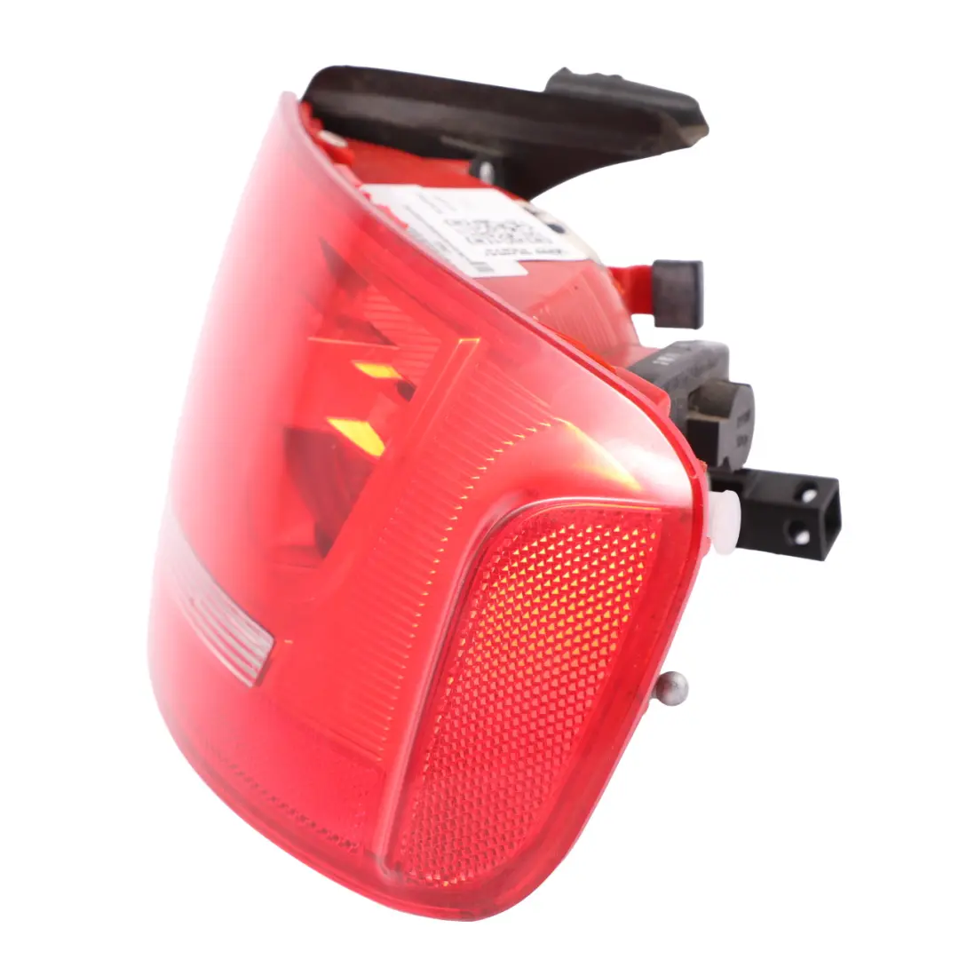 Luz Trasera Panel Lateral Trasero Derecho para Audi A4 B8 Berlina con número de pieza 8K5945096D Audi A4 B8 Berlina Luz Trasera Panel Lateral Trasero Derecho - SKU 8K5945096D - Número de pieza 8K5945096D