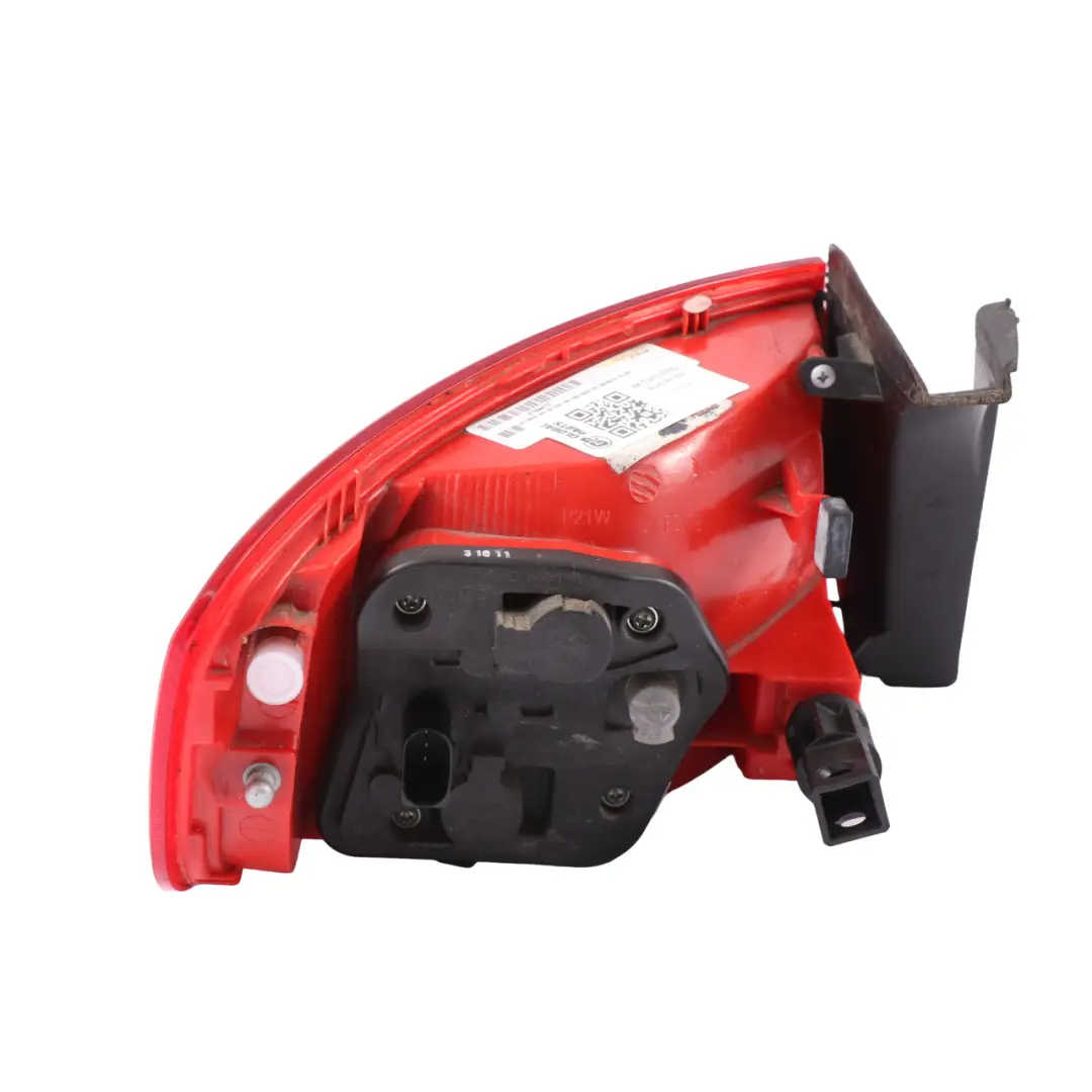 Luz Trasera Panel Lateral Trasero Derecho para Audi A4 B8 Berlina con número de pieza 8K5945096D Audi A4 B8 Berlina Luz Trasera Panel Lateral Trasero Derecho - SKU 8K5945096D - Número de pieza 8K5945096D