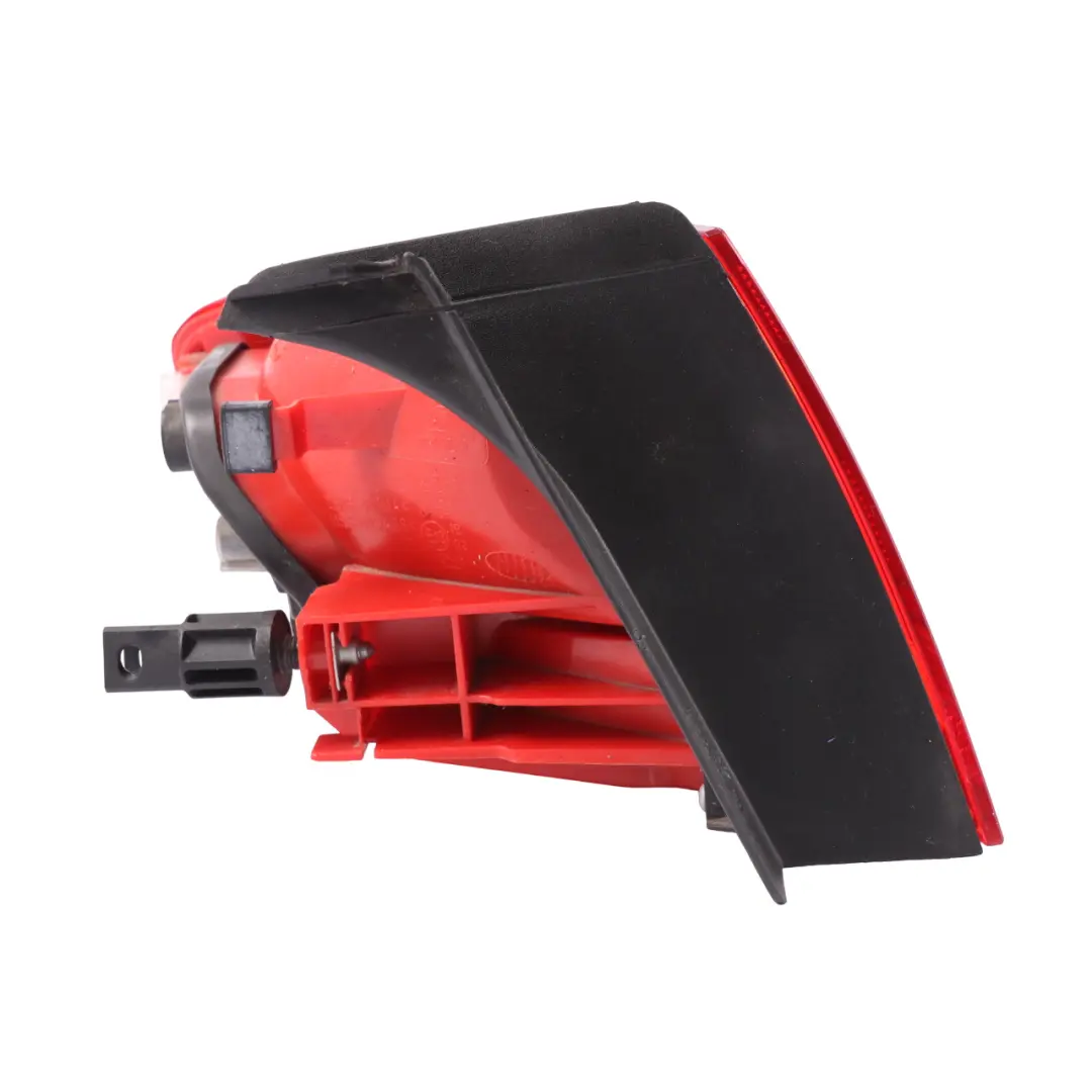 Luz Trasera Panel Lateral Trasero Derecho para Audi A4 B8 Berlina con número de pieza 8K5945096D Audi A4 B8 Berlina Luz Trasera Panel Lateral Trasero Derecho - SKU 8K5945096D - Número de pieza 8K5945096D