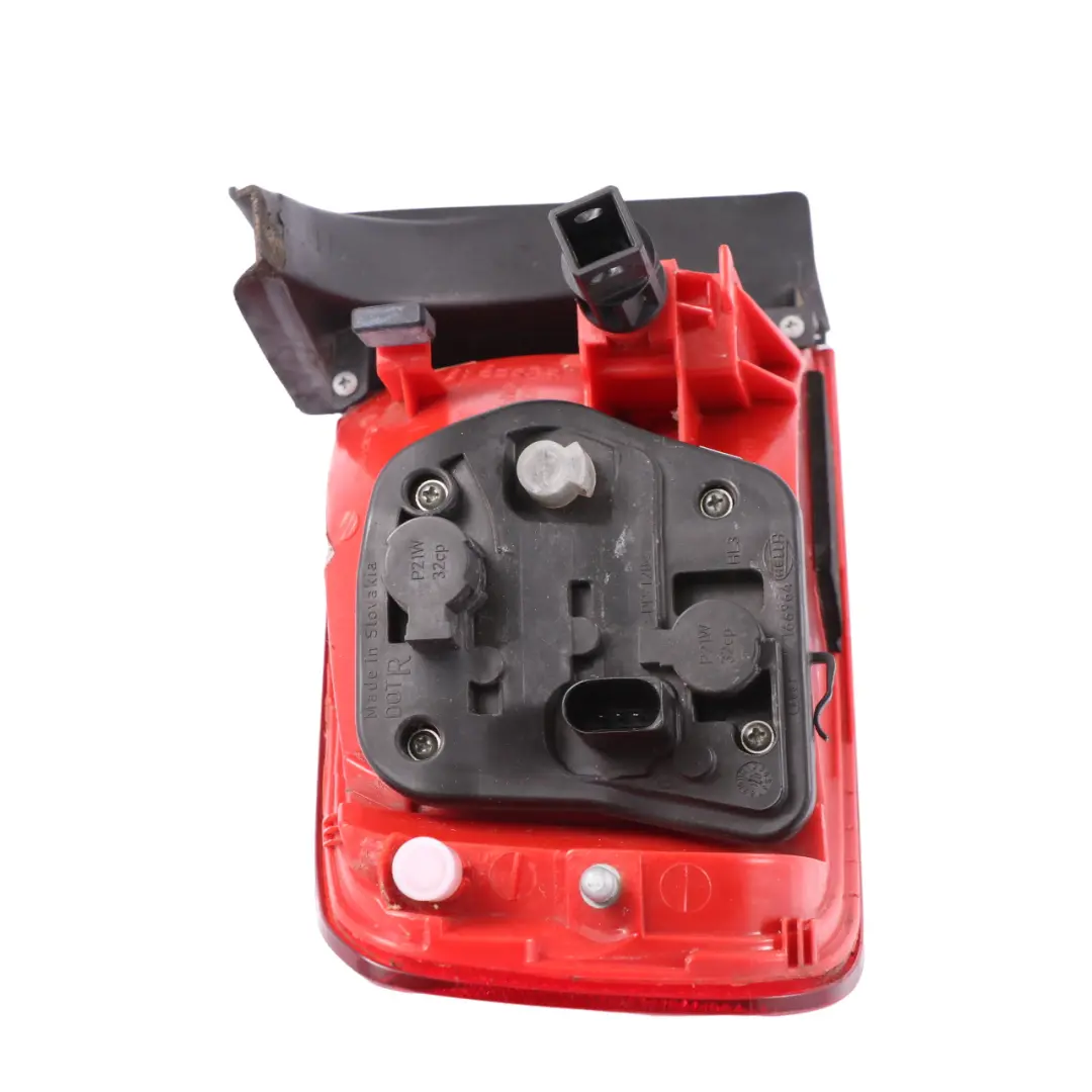 Lampada Fanale Posteriore Laterale Posteriore Destro per Audi A4 B8 Berlina con numero di parte 8K5945096D Audi A4 B8 Berlina Lampada Fanale Posteriore Laterale Posteriore Destro - SKU 8K5945096D - Numero di parte 8K5945096D
