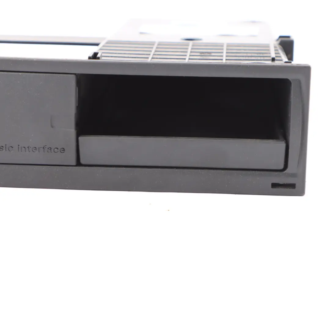 Audi A3 8P Multimedia Interface Unit Modul Halterung - SKU 8P0035785-1 - Teilenummer 8P0035785