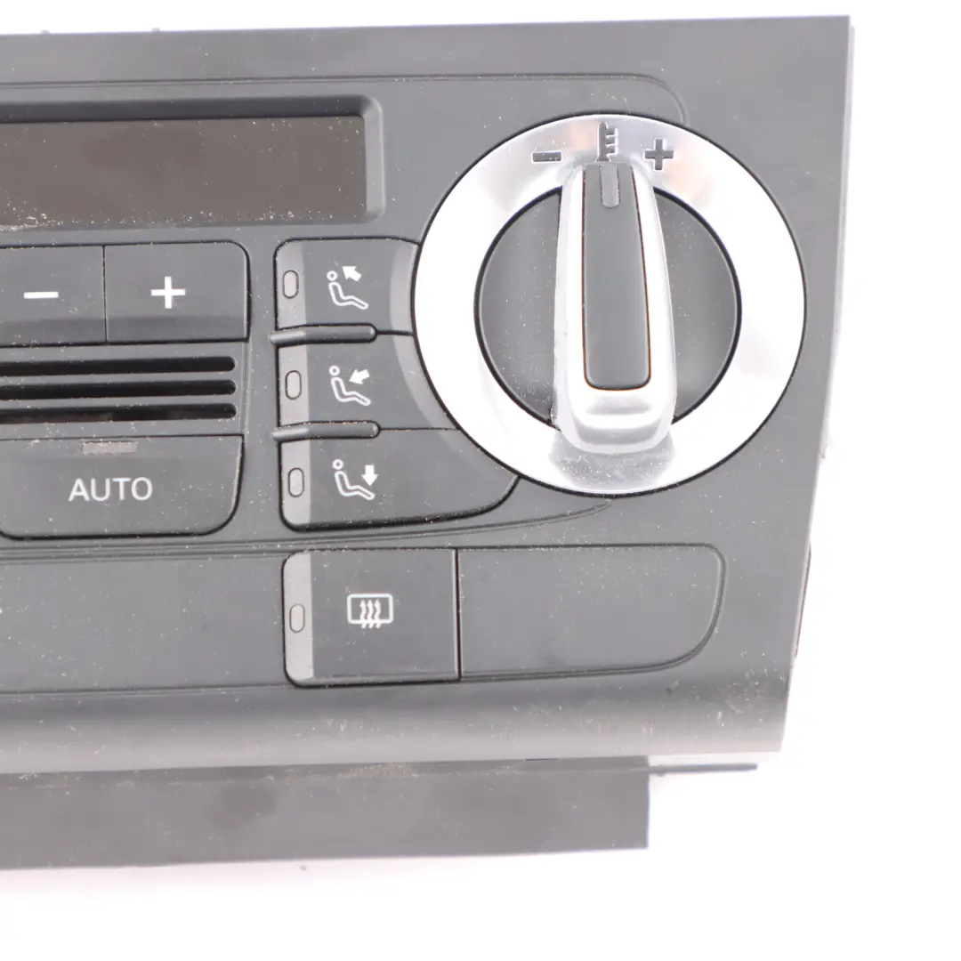 Audi A3 8P Dashboard Air Vent A/C Heater Climate Control Panel - SKU 8P0820043BM - Part number 8P0820043BM