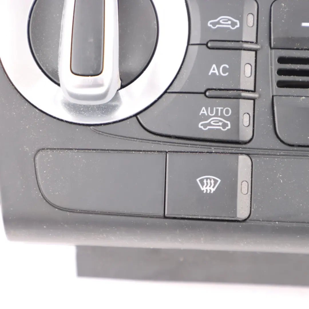 Audi A3 8P Dashboard Air Vent A/C Heater Climate Control Panel - SKU 8P0820043BM - Part number 8P0820043BM