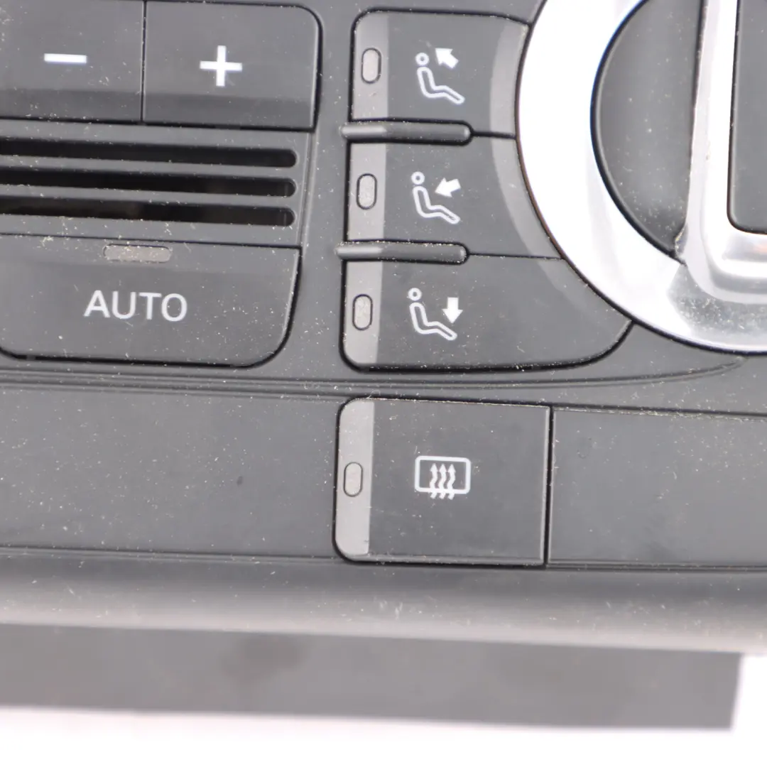Audi A3 8P Dashboard Air Vent A/C Heater Climate Control Panel - SKU 8P0820043BM - Part number 8P0820043BM
