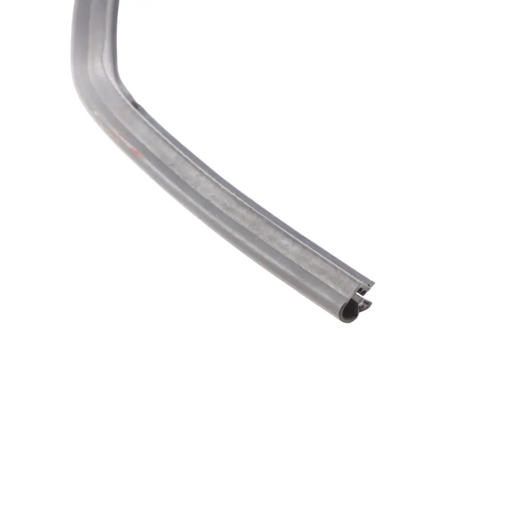 Audi A3 8P paratia sotto guarnizione guarnizione in gomma Scuttle - SKU 8P0823723B - Numero di parte 8P0823723B