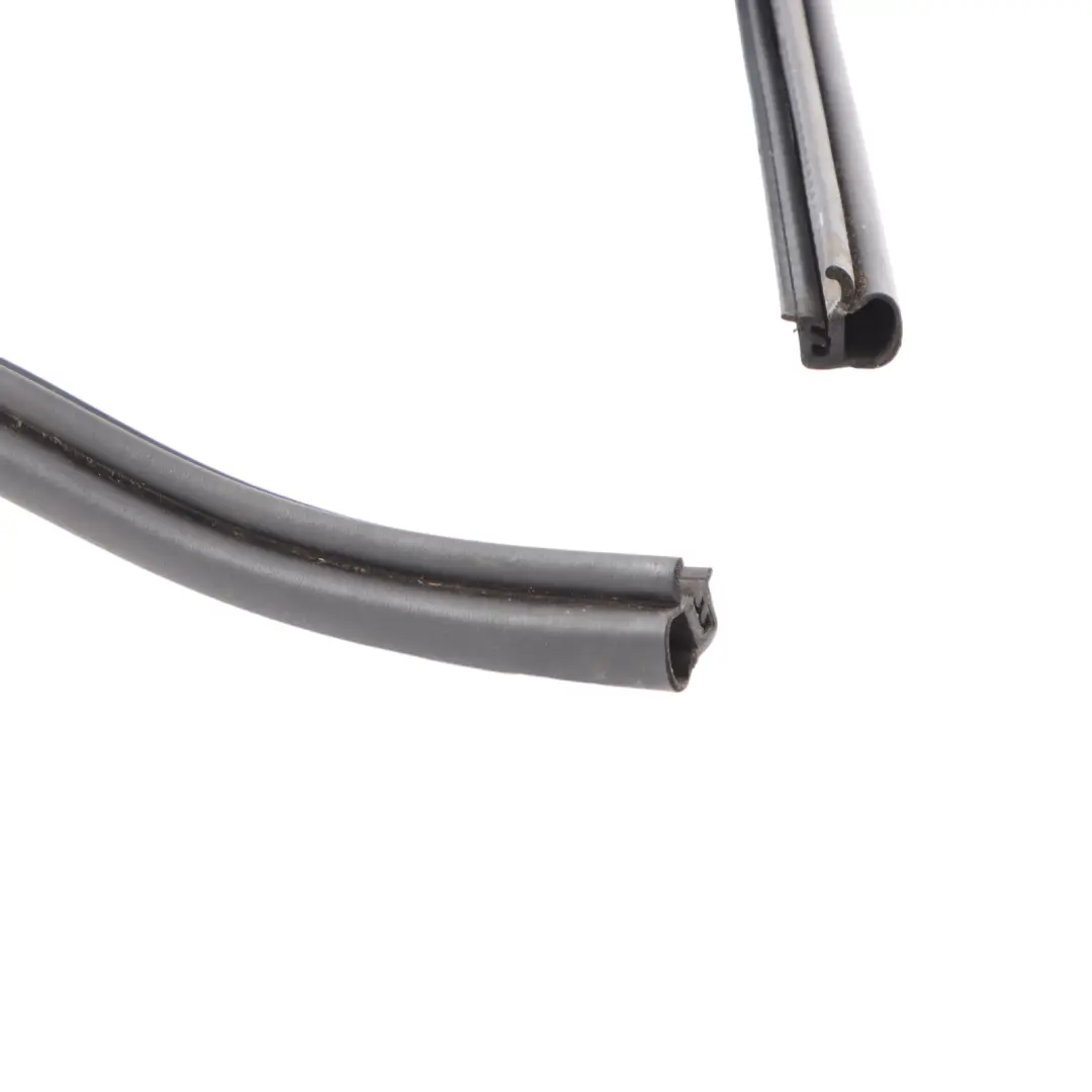 Audi A3 8P paratia sotto guarnizione guarnizione in gomma Scuttle - SKU 8P0823723B - Numero di parte 8P0823723B