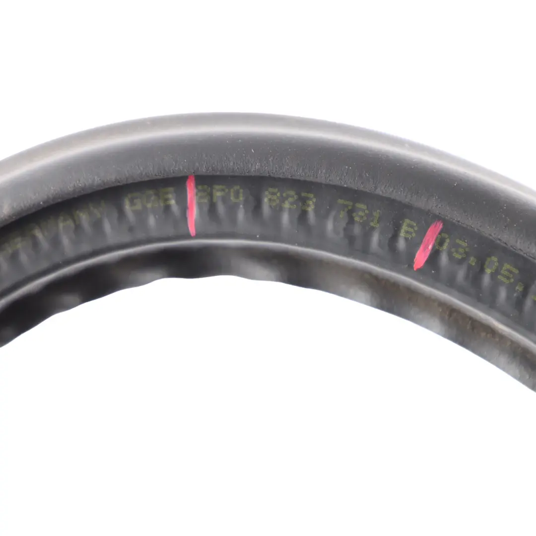 Audi A3 8P Joint d'étanchéité de capot en caoutchouc pour moteur - SKU 8P0823731B - Numéro de pièce 8P0823731B