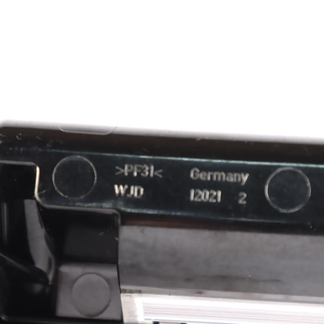 Panneau garniture console tableau bord avant Cendrier Noir pour Audi A3 8P à propos du numéro de pièce 8P0857575 Audi A3 8P Panneau garniture console tableau bord avant Cendrier Noir - SKU 8P0857575 - Numéro de pièce 8P0857575