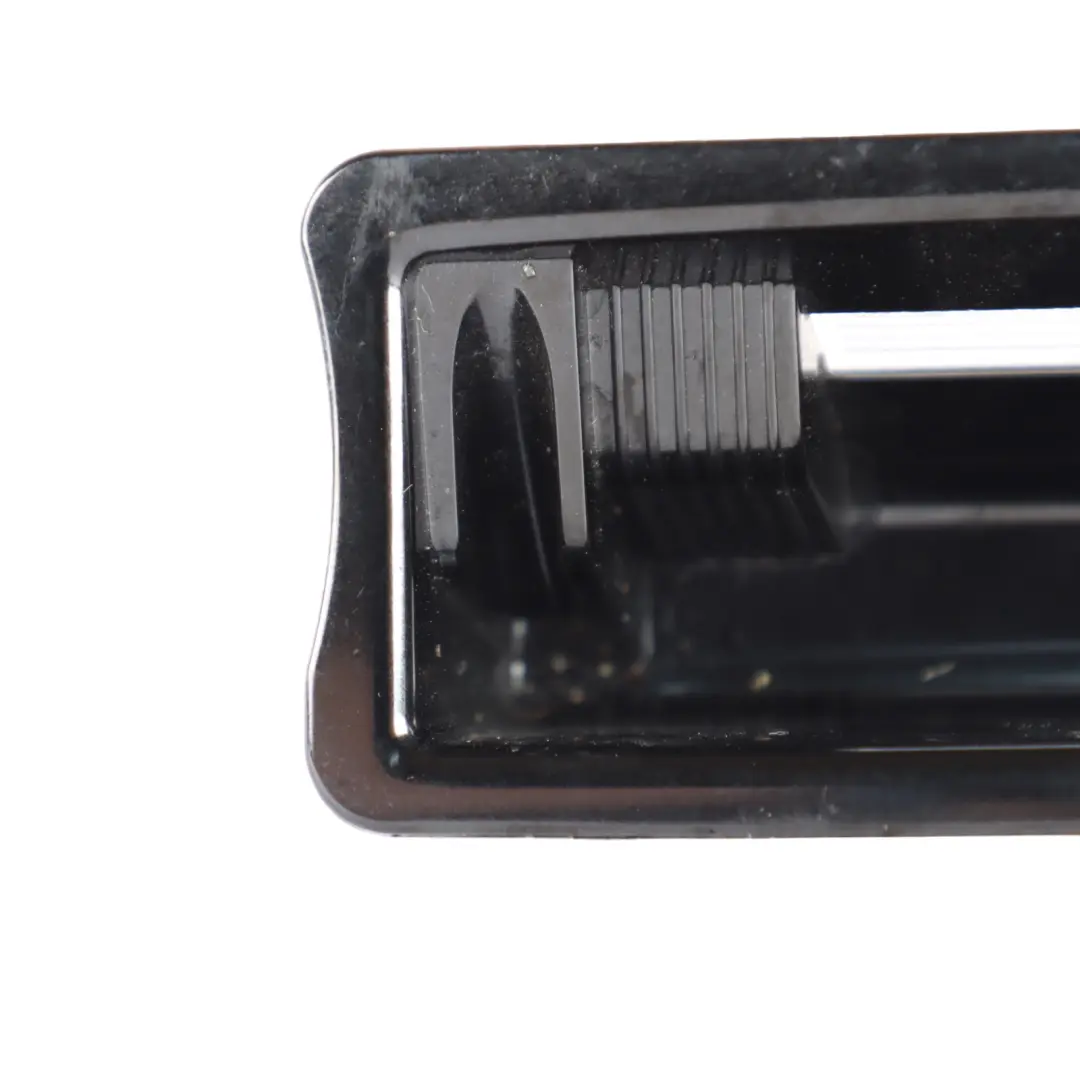 Audi A3 8P Panneau garniture console tableau bord avant Cendrier Noir - SKU 8P0857575 - Numéro de pièce 8P0857575