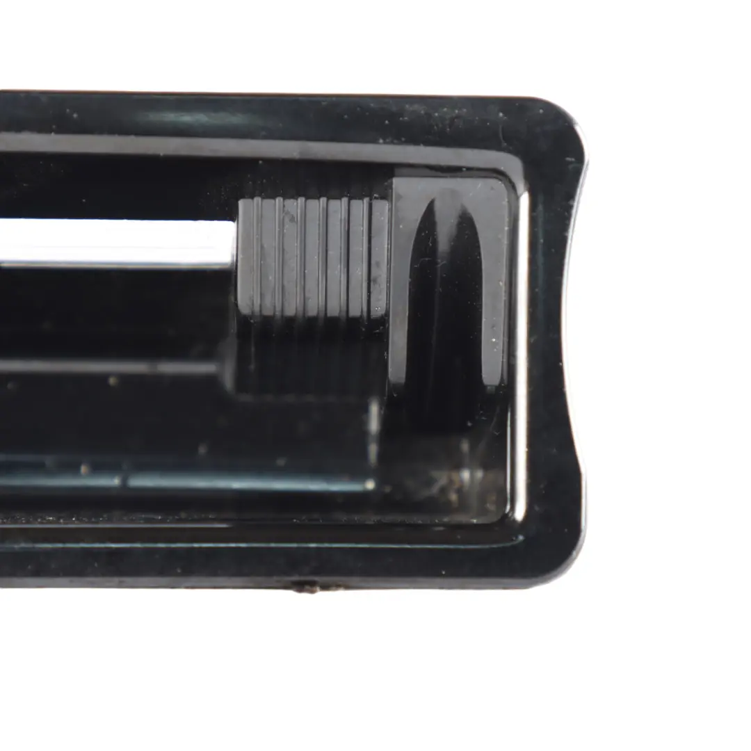 Panel embellecedor consola salpicadero cenicero negro para Audi A3 8P con número de pieza 8P0857575 Audi A3 8P Panel embellecedor consola salpicadero cenicero negro - SKU 8P0857575 - Número de pieza 8P0857575