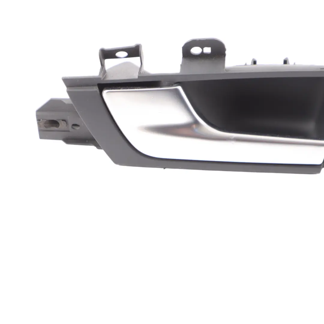 Interior Puerta Trasera Izquierda Asidero Embellecedor Cromo para Audi A6 C6 con número de pieza 8P4839019E Audi A6 C6 Interior Puerta Trasera Izquierda Asidero Embellecedor Cromo - SKU 8P4839019E - Número de pieza 8P4839019E