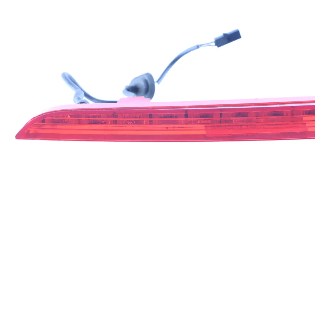 Dritte Bremslichtlampe für Audi A1 8X A3 8V mit Teilenummer 8V0945097A Audi A1 8X A3 8V Dritte Bremslichtlampe - SKU 8V0945097A - Teilenummer 8V0945097A