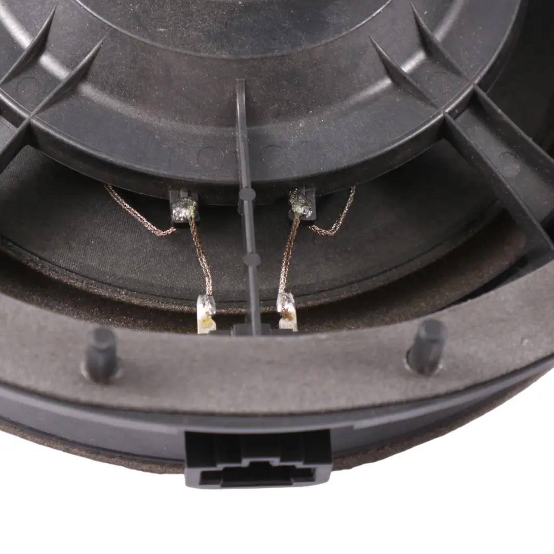 Altoparlante porta anteriore sinistra destra Bang&Olufsen per Audi A4 B8 con numero di parte 8T0035415B Audi A4 B8 Altoparlante porta anteriore sinistra destra Bang&Olufsen - SKU 8T0035415B - Numero di parte 8T0035415B