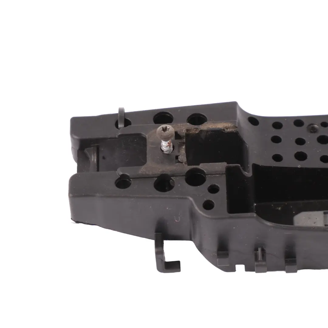 Mocowanie Podstawa Klamki Drzwi Lewy Przód Tył do Audi A4 B8 Q5 8R o numerze 8T0837885B Audi A4 B8 Q5 8R Mocowanie Podstawa Klamki Drzwi Lewy Przód Tył - SKU 8T0837885B - Numer Części 8T0837885B