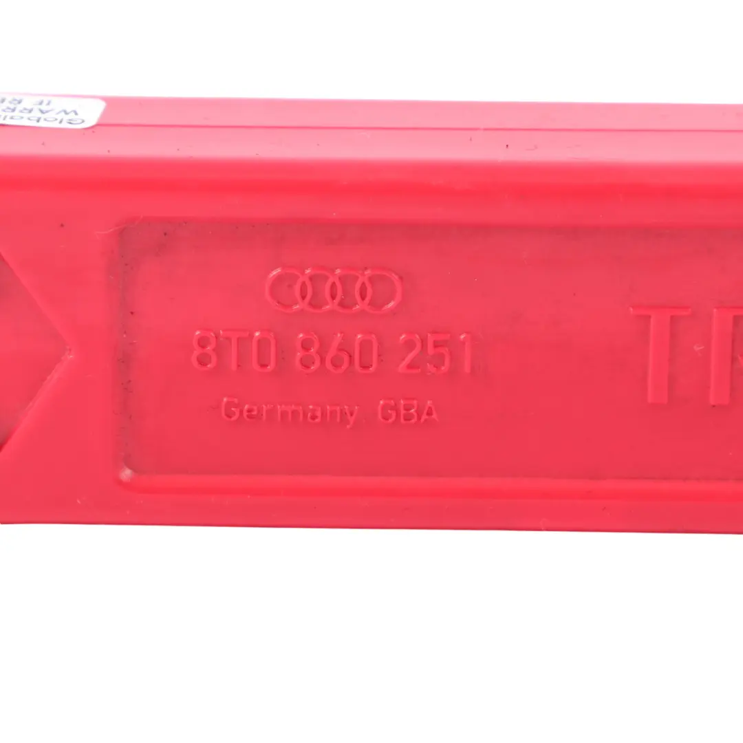 Audi A3 A4 A5 Warndreieck rot - SKU 8T0860251 - Teilenummer 8T0860251
