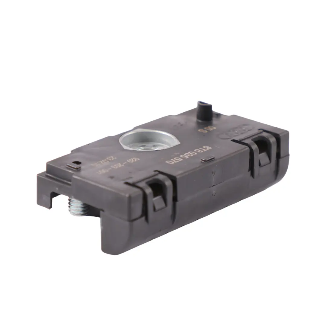 Supresor de perturbaciones de señal de ruido antena radio para Audi A4 B8 con número de pieza 8T8035570 Audi A4 B8 Supresor de perturbaciones de señal de ruido antena radio - SKU 8T8035570 - Número de pieza 8T8035570