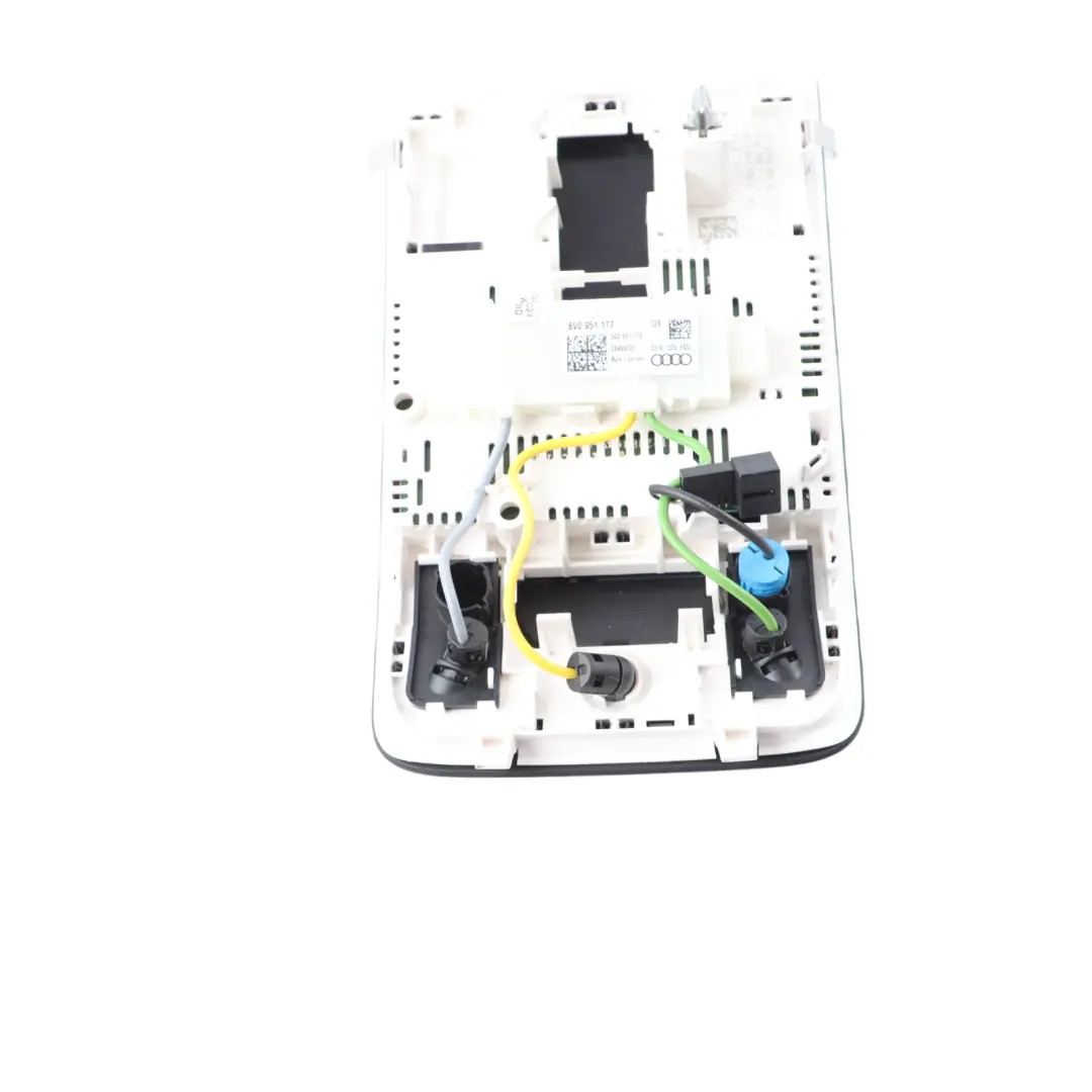 Lampada Da Lettura Anteriore Nera Tetto Interno per Audi A3 S3 8V con numero di parte 8V0947135J Audi A3 S3 8V Lampada Da Lettura Anteriore Nera Tetto Interno - SKU 8V0947135J - Numero di parte 8V0947135J