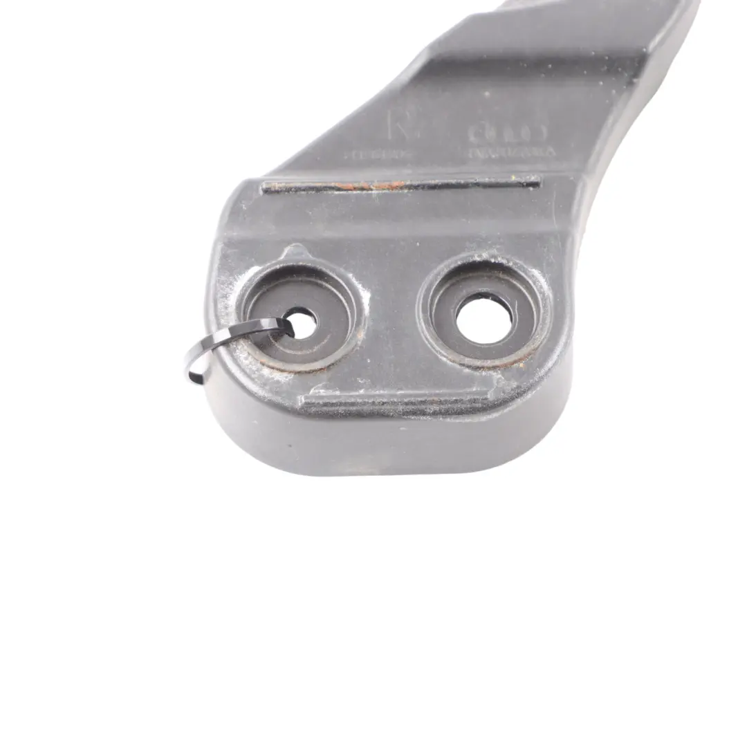 Sportback Uchwyt Mocowanie Zderzaka Prawy Tył do Audi A3 S3 8V o numerze 8V3807330A Audi A3 S3 8V Sportback Uchwyt Mocowanie Zderzaka Prawy Tył - SKU 8V3807330A - Numer Części 8V3807330A