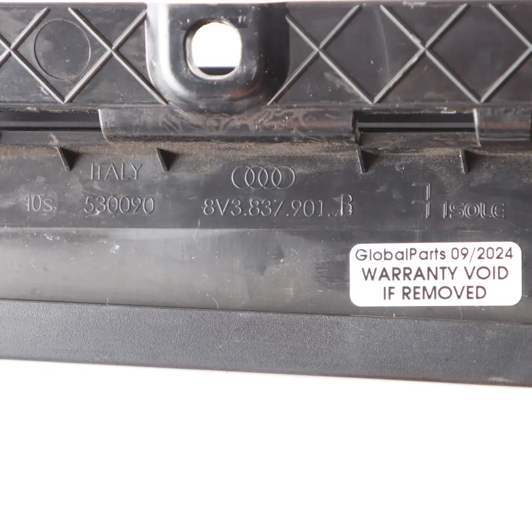 Modanatura anteriore Audi A3 8V sinistra rivestimento pannello B per con numero di parte 8V3837901B Modanatura anteriore Audi A3 8V sinistra rivestimento pannello B - SKU 8V3837901B - Numero di parte 8V3837901B