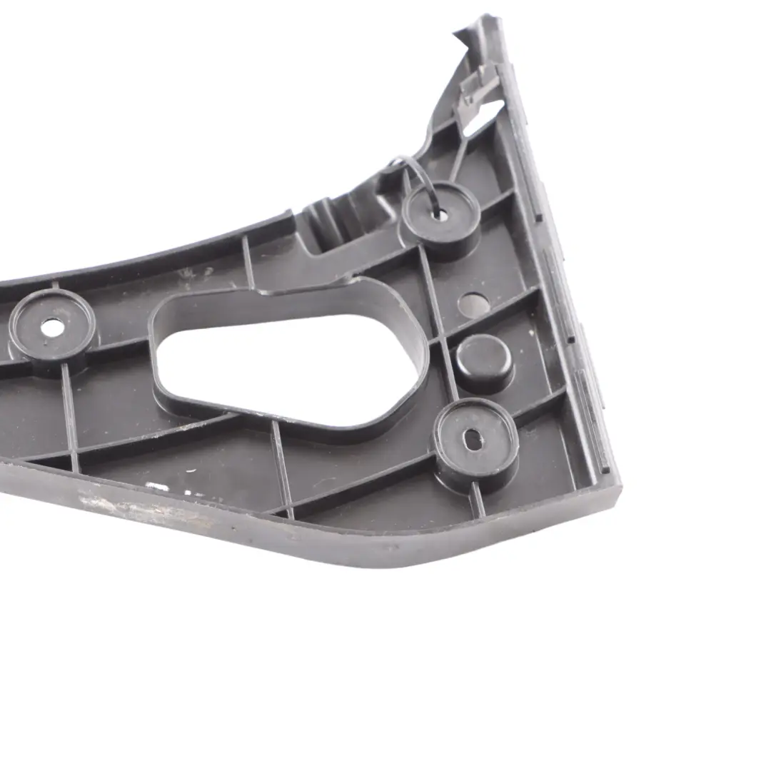 Montaggio Staffa Paraurti Destro Supporto Portapacchi per Audi A1 8X con numero di parte 8X0807378B Audi A1 8X Montaggio Staffa Paraurti Destro Supporto Portapacchi - SKU 8X0807378B - Numero di parte 8X0807378B