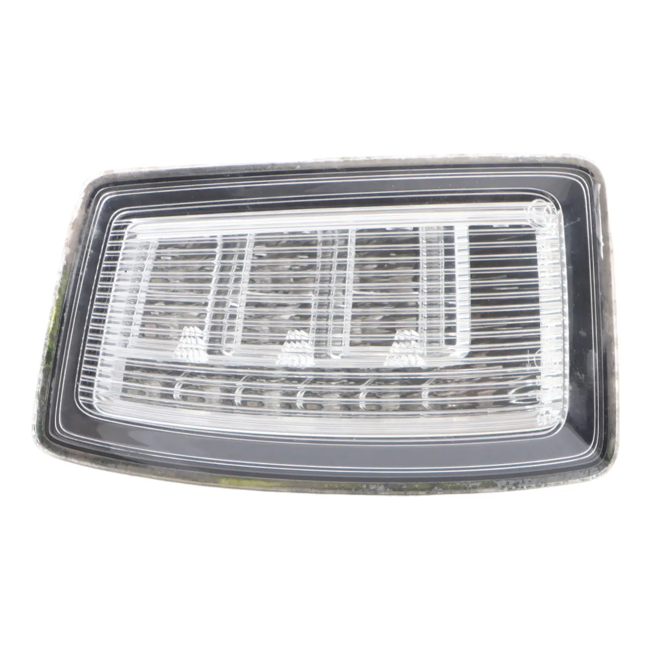 Audi A1 8X posteriore sinistro tronco sotto la luce portellone 8X0945095