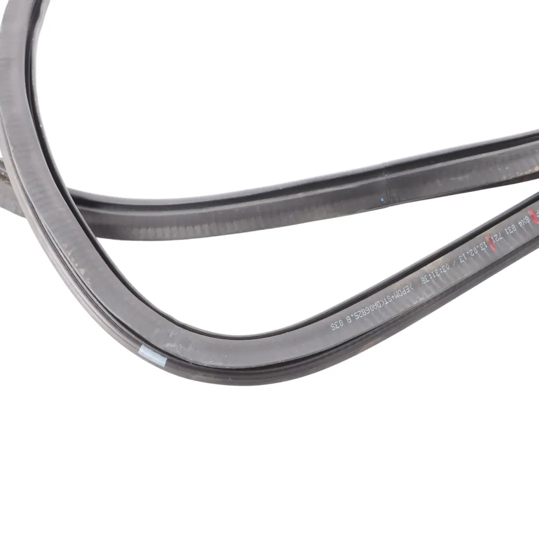 8X4 5D Porta anteriore sinistra Guarnizione interna in gomma per Audi A1 con numero di parte 8X4831721 Audi A1 8X4 5D Porta anteriore sinistra Guarnizione interna in gomma - SKU 8X4831721 - Numero di parte 8X4831721