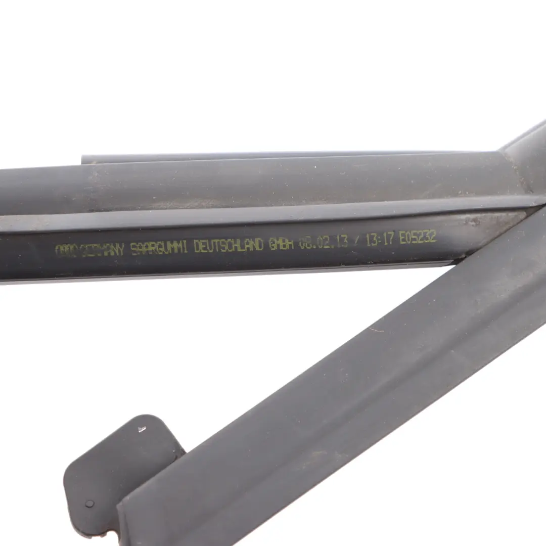 Audi A1 8X Sportback Window Guide Door Rear Left N/S Seal Outer Frame - SKU 8X4839439C - Part number 8X4839439C