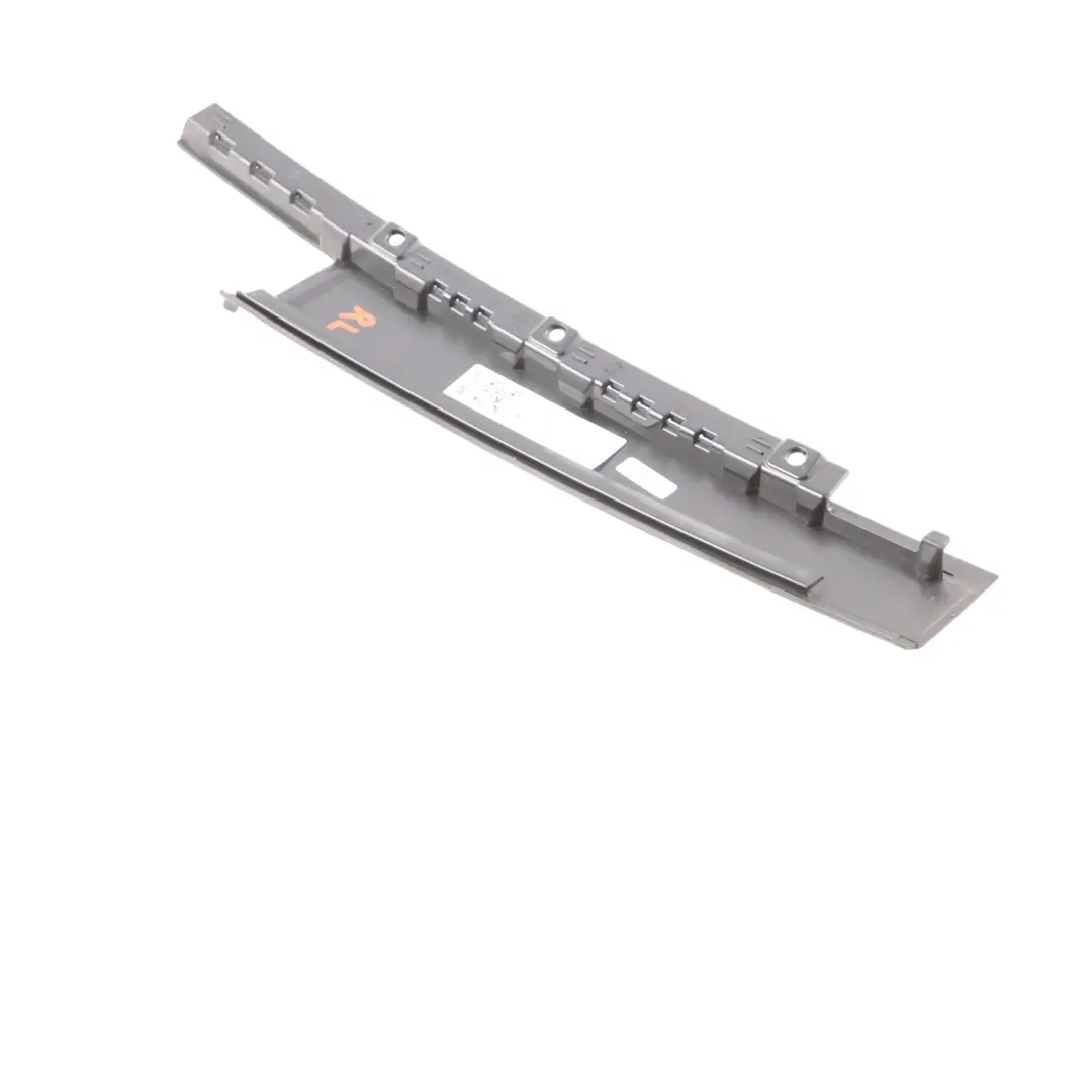 Embellecedor Pilar B Puerta Trasera Izquierda Audi A1 8X para con número de pieza 8X4839901E Embellecedor Pilar B Puerta Trasera Izquierda Audi A1 8X - SKU 8X4839901E - Número de pieza 8X4839901E