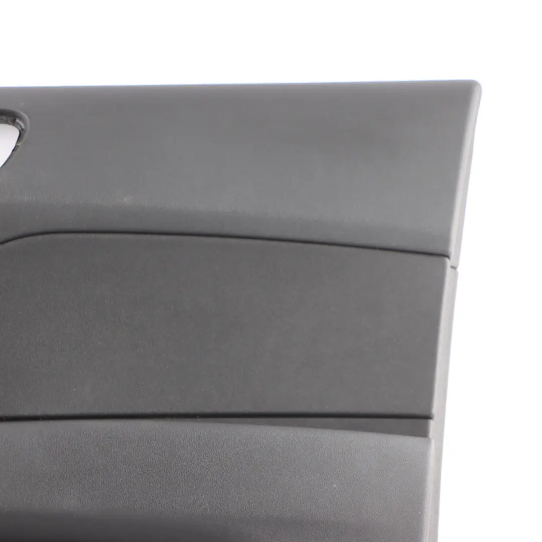 Audi A1 8X 5Dr Sportback Tapa Tarjeta Puerta Delantera Derecha Negro - SKU 8X4867104 - Número de pieza 8X4867104