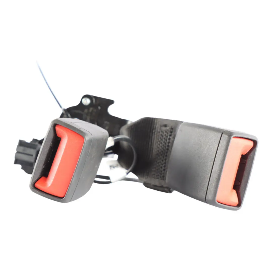 Volkswagen Golf CD1 Boucle de ceinture double arrière gauche - SKU 8Y0857739M - Numéro de pièce 8Y0857739M