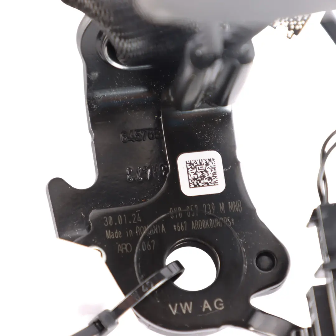 Belt Buckle Double Twin Rear Left N/S to Volkswagen Golf CD1 Seat with Part number 8Y0857739M Volkswagen Golf CD1 Seat Belt Buckle Double Twin Rear Left N/S - SKU 8Y0857739M - Part number 8Y0857739M