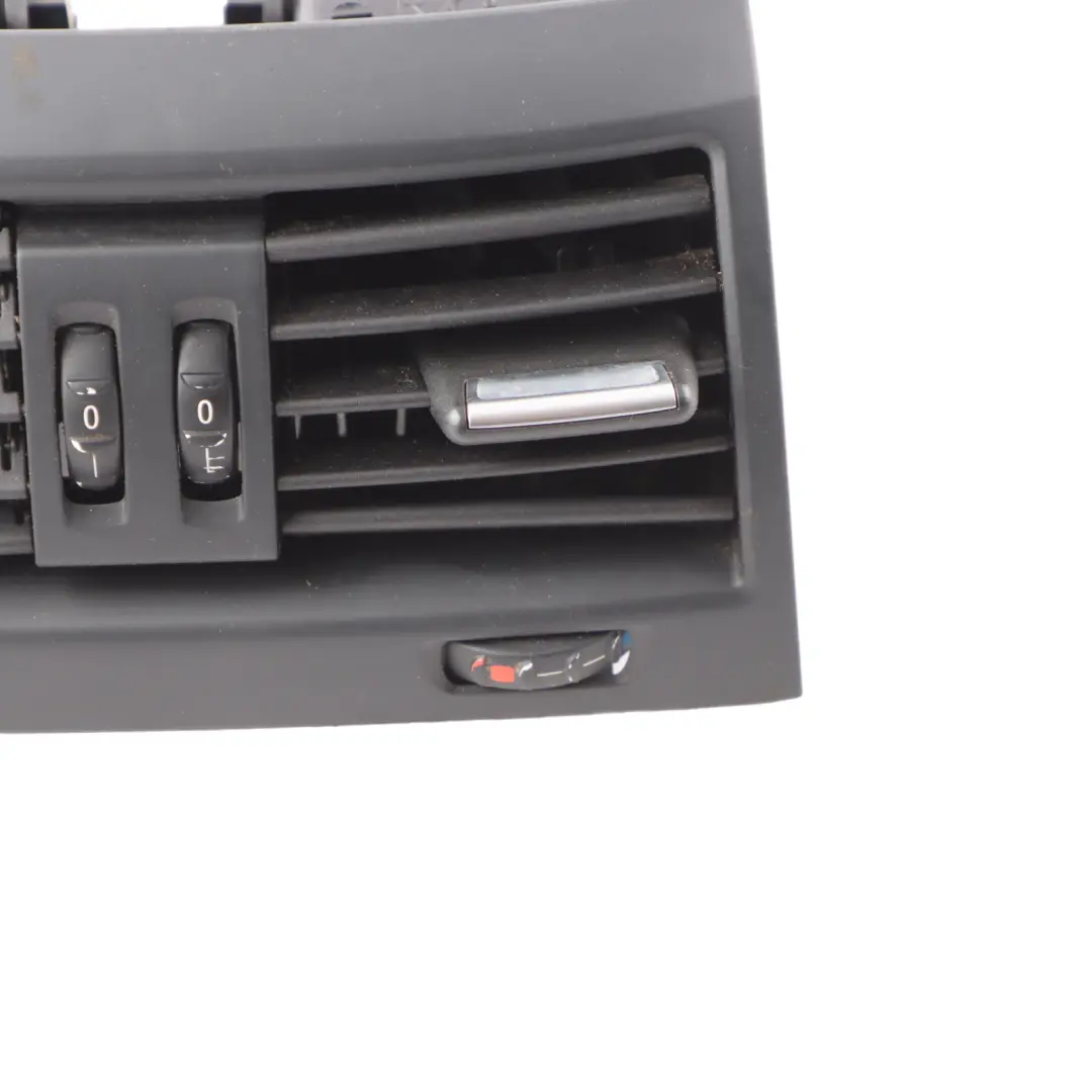 Griglia Bocchetta Aria Centrale Console Posteriore per BMW F10 F11 con numero di parte 9172344 BMW F10 F11 Griglia Bocchetta Aria Centrale Console Posteriore - SKU 9172344 - Numero di parte 9172344