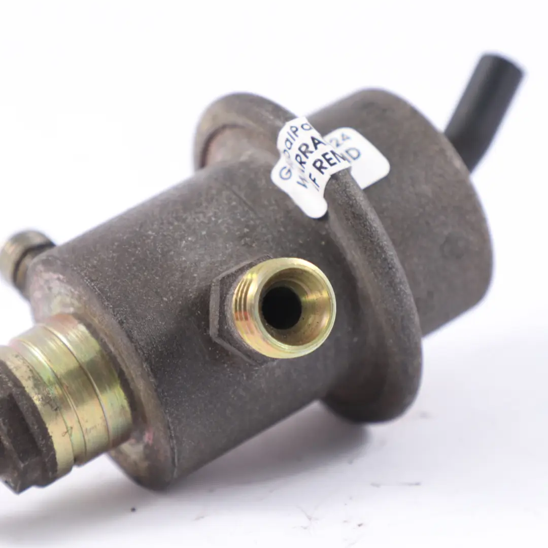 Mercedes W124 Sensor presión regulador combustible Gasolina - SKU A0000780392 - Número de pieza A0000780392
