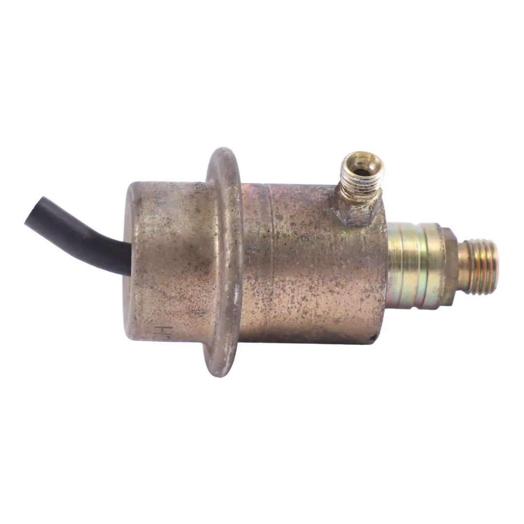 Sensore pressione regolatore carburante benzina per Mercedes W124 con numero di parte A0000780392 Mercedes W124 Sensore pressione regolatore carburante benzina - SKU A0000780392 - Numero di parte A0000780392