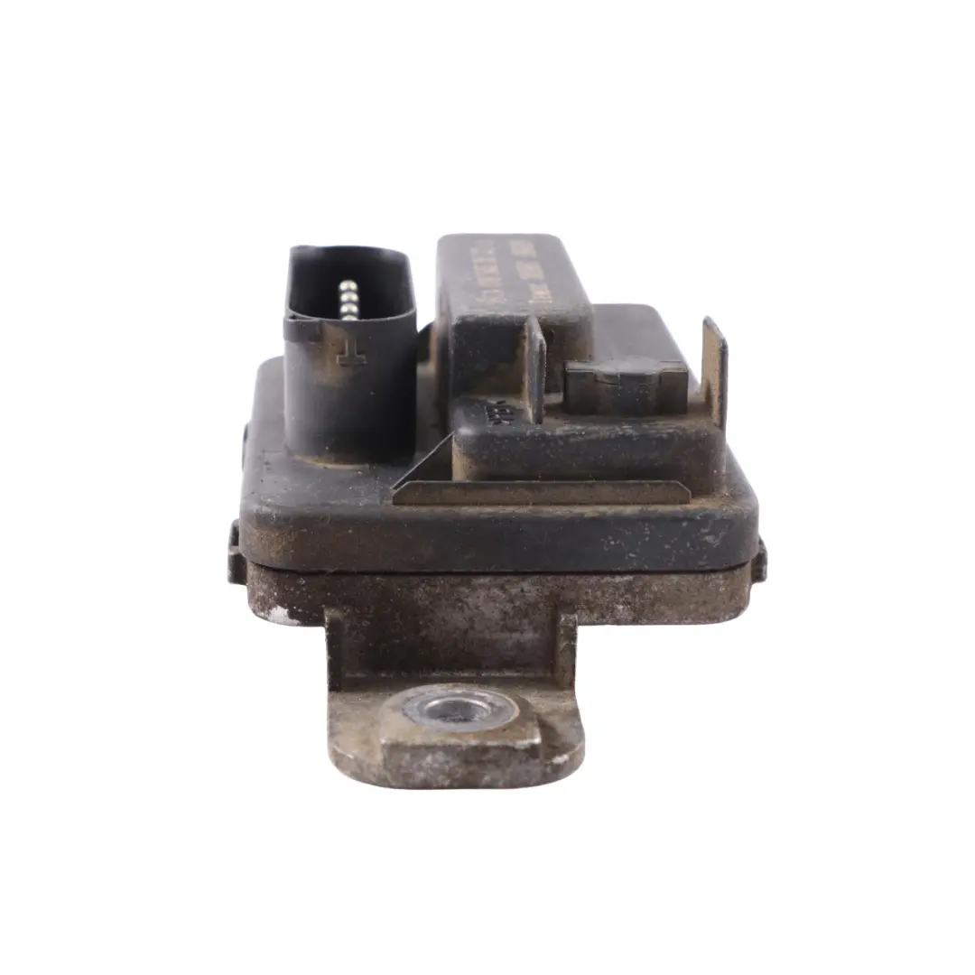 Cooling Radiator Fan Control Unit Module to Mercedes C140 W202 Engine with Part number A0165459632 Mercedes C140 W202 Engine Cooling Radiator Fan Control Unit Module - SKU A0165459632 - Part number A0165459632