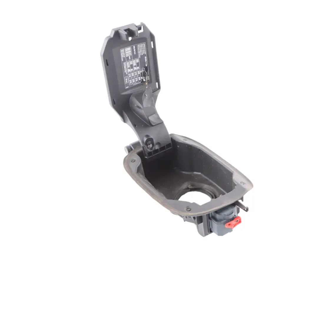 X177 Sportello Rifornimento Tappo Serbatoio per Mercedes C117 con numero di parte A1176300067 Mercedes C117 X177 Sportello Rifornimento Tappo Serbatoio - SKU A1176300067 - Numero di parte A1176300067