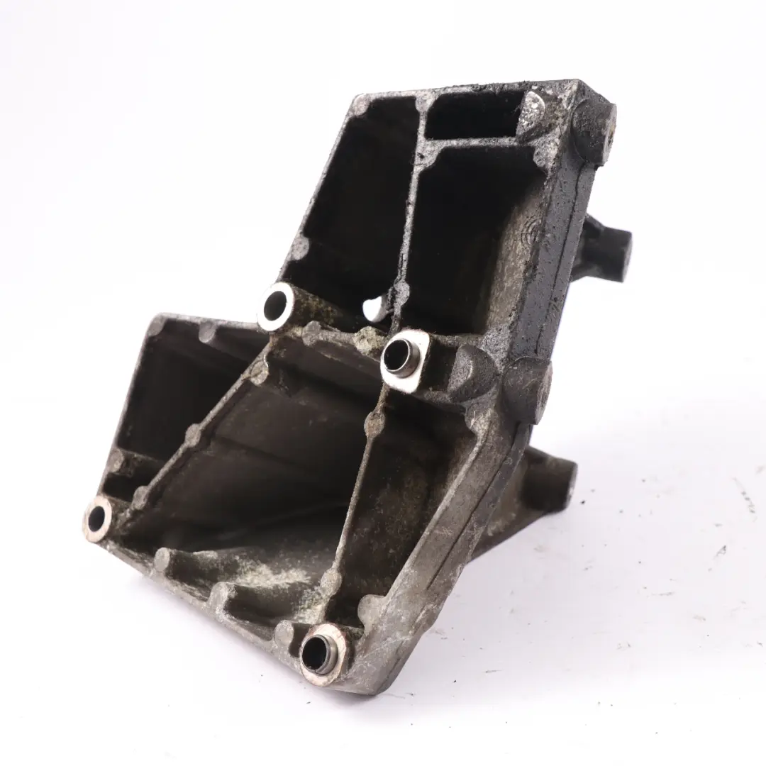 Mercedes W124 Pompa servosterzo supporto cuscinetto - SKU A1031301135 - Numero di parte A1264660641