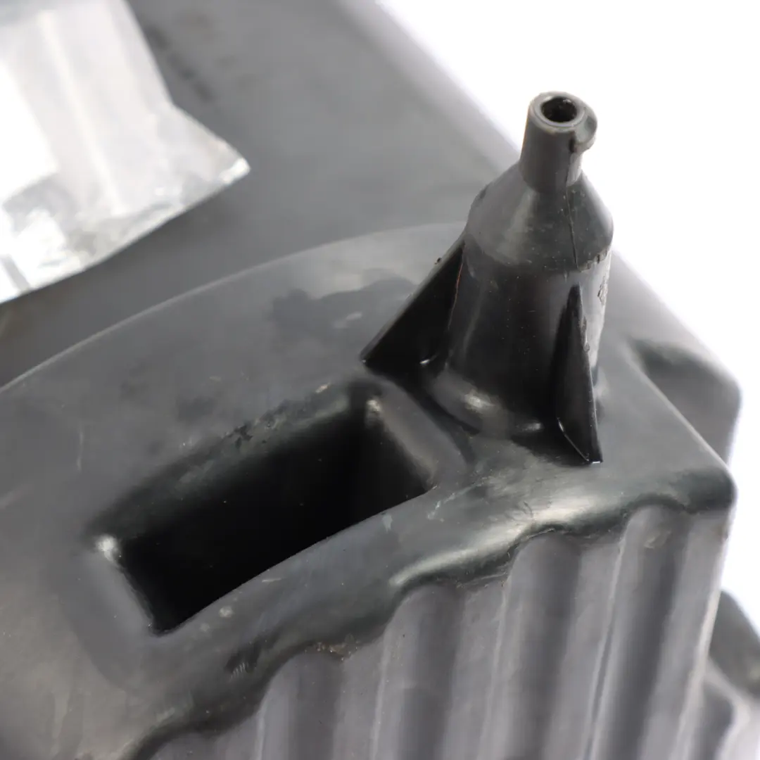 A45 W176 CLA A45 C117 M133 AMG Petrol Ail Filter Box to Mercedes with Part number A1330900001 Mercedes A45 W176 CLA A45 C117 M133 AMG Petrol Ail Filter Box - SKU A1330900001 - Part number A1330900001