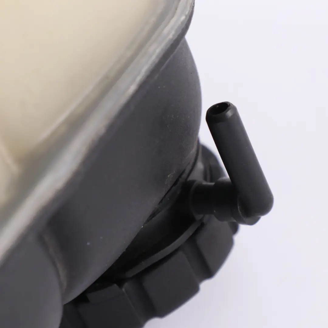 Réservoir D'Expansion Liquide Refroidissement Mercedes C140 - SKU A1405001749 - Numéro de pièce A1405001749