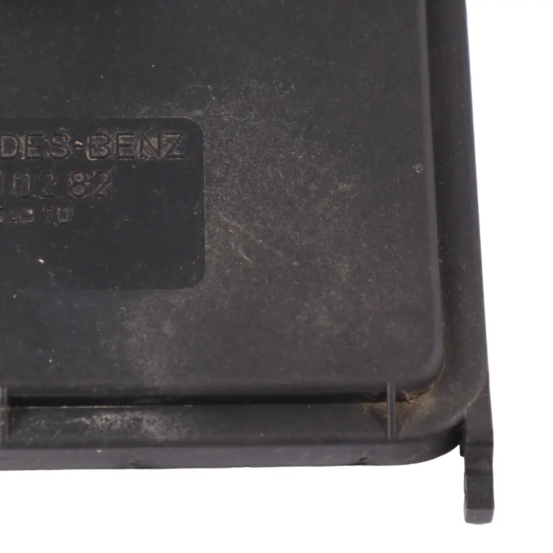 Boîte à fusibles Couvercle Couvercle Unité de contrôle pour Mercedes C140 à propos du numéro de pièce A1405400282 Mercedes C140 Boîte à fusibles Couvercle Couvercle Unité de contrôle - SKU A1405400282 - Numéro de pièce A1405400282