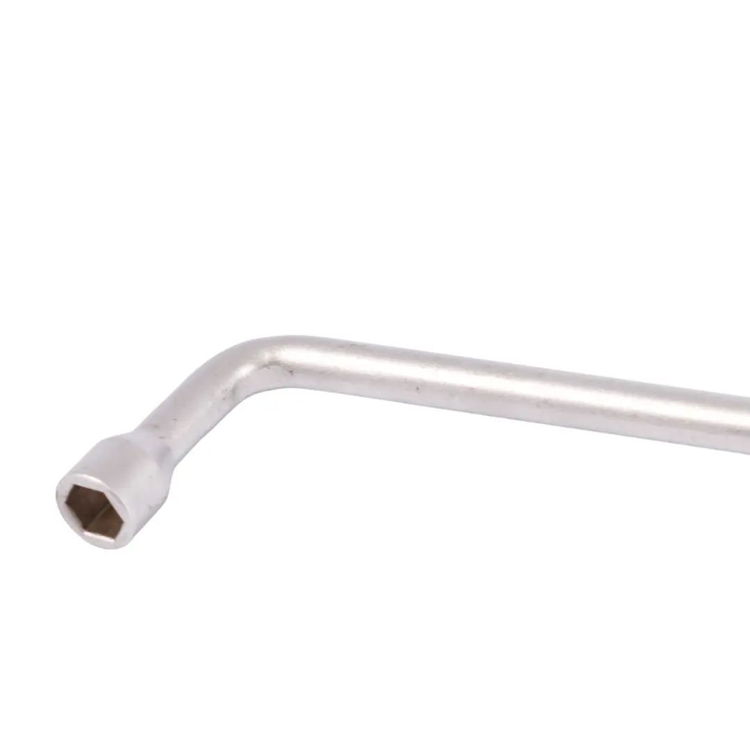 Clé douille 17x16 MM Outil réparation pour Mercedes C140 à propos du numéro de pièce A1405810001 Mercedes C140 Clé douille 17x16 MM Outil réparation - SKU A1405810001 - Numéro de pièce A1405810001