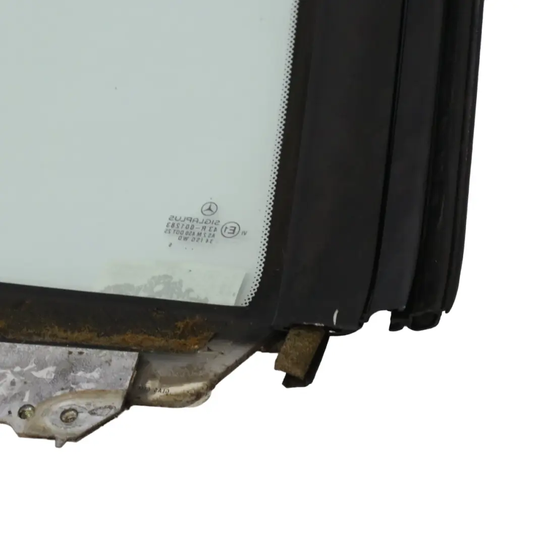 Vetro Del Finestrino Posteriore Sinistro Quartiere AS2 per Mercedes C140 con numero di parte A1406701110 Mercedes C140 Vetro Del Finestrino Posteriore Sinistro Quartiere AS2 - SKU A1406701110 - Numero di parte A1406701110