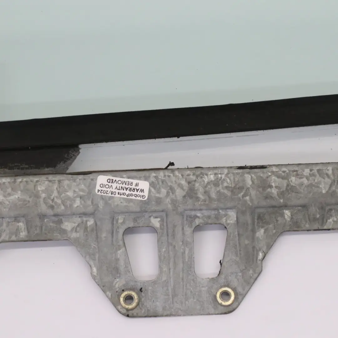 Cristal Trasero Izquierdo Manivela Ventana Cuarto AS2 para Mercedes C140 con número de pieza A1406701110 Mercedes C140 Cristal Trasero Izquierdo Manivela Ventana Cuarto AS2 - SKU A1406701110 - Número de pieza A1406701110