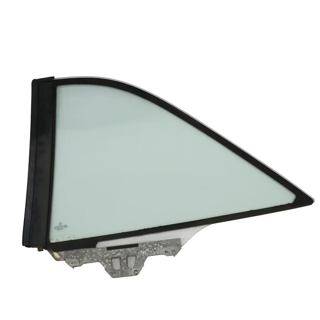 Cristal Trasero Derecho Manivela Ventana Cuarto AS2 para Mercedes C140 con número de pieza A1406701210 Mercedes C140 Cristal Trasero Derecho Manivela Ventana Cuarto AS2 - SKU A1406701210 - Número de pieza A1406701210