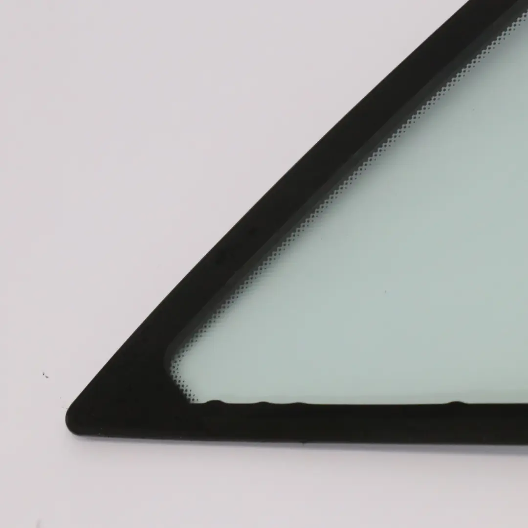 Cristal Trasero Derecho Manivela Ventana Cuarto AS2 para Mercedes C140 con número de pieza A1406701210 Mercedes C140 Cristal Trasero Derecho Manivela Ventana Cuarto AS2 - SKU A1406701210 - Número de pieza A1406701210