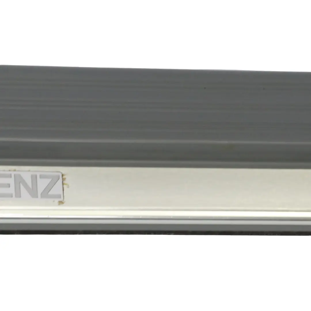 Guida Passo Davanzale Porta Copertura Rivestimento per Mercedes C140 con numero di parte A1406800935 Mercedes C140 Guida Passo Davanzale Porta Copertura Rivestimento - SKU A1406800935 - Numero di parte A1406800935