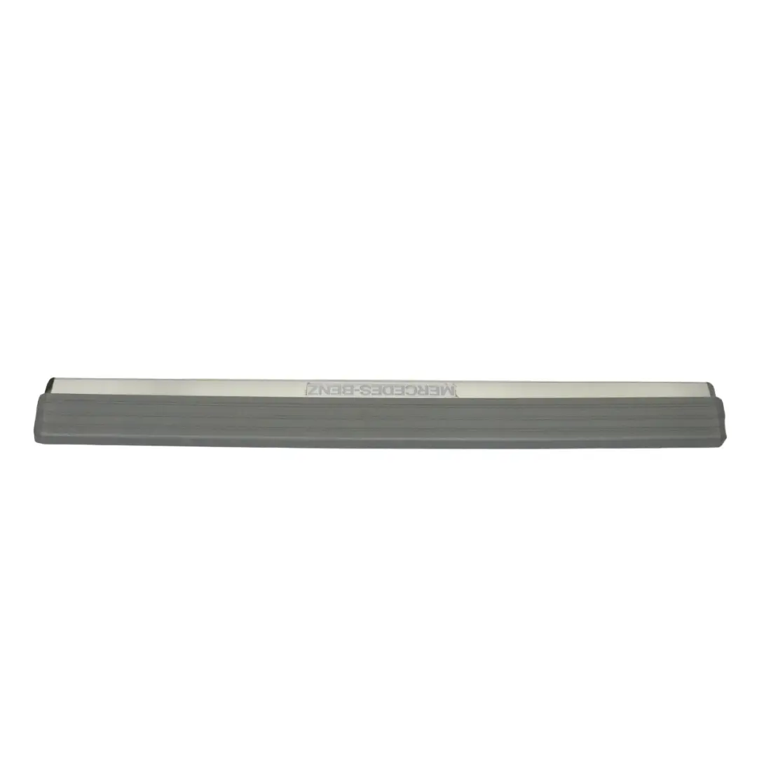 Mercedes C140 Rail seuil de porte intérieur garniture noire - SKU A1406800935 - Numéro de pièce A1406800935