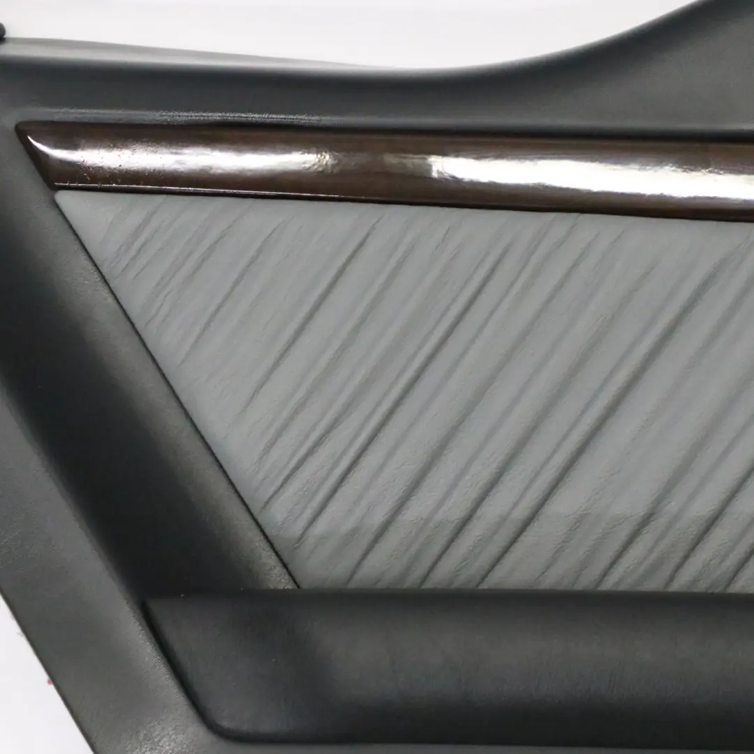 Couvercle carte porte arrière gauche panneau tissu pour Mercedes C140 à propos du numéro de pièce A1406900726 Mercedes C140 Couvercle carte porte arrière gauche panneau tissu - SKU A1406900726 - Numéro de pièce A1406900726