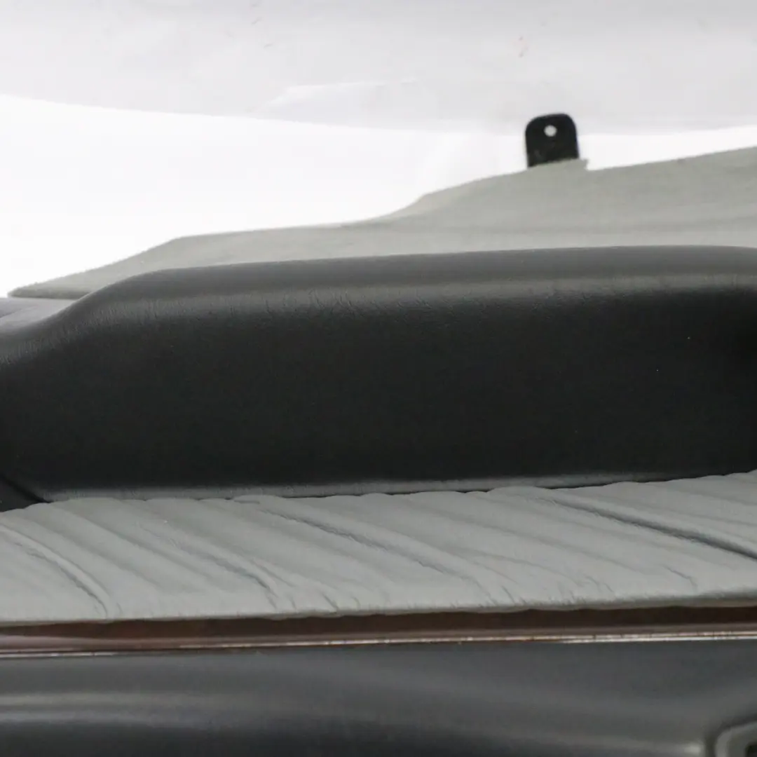 Mercedes C140 Tapa Tarjeta Puerta Trasera Derecha Panel Cuero Tela - SKU A1406900826 - Número de pieza A1406900826